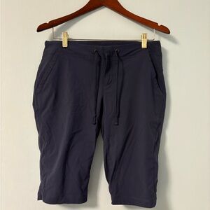 Columbia women's Navy lowrise drawstring shorts 8